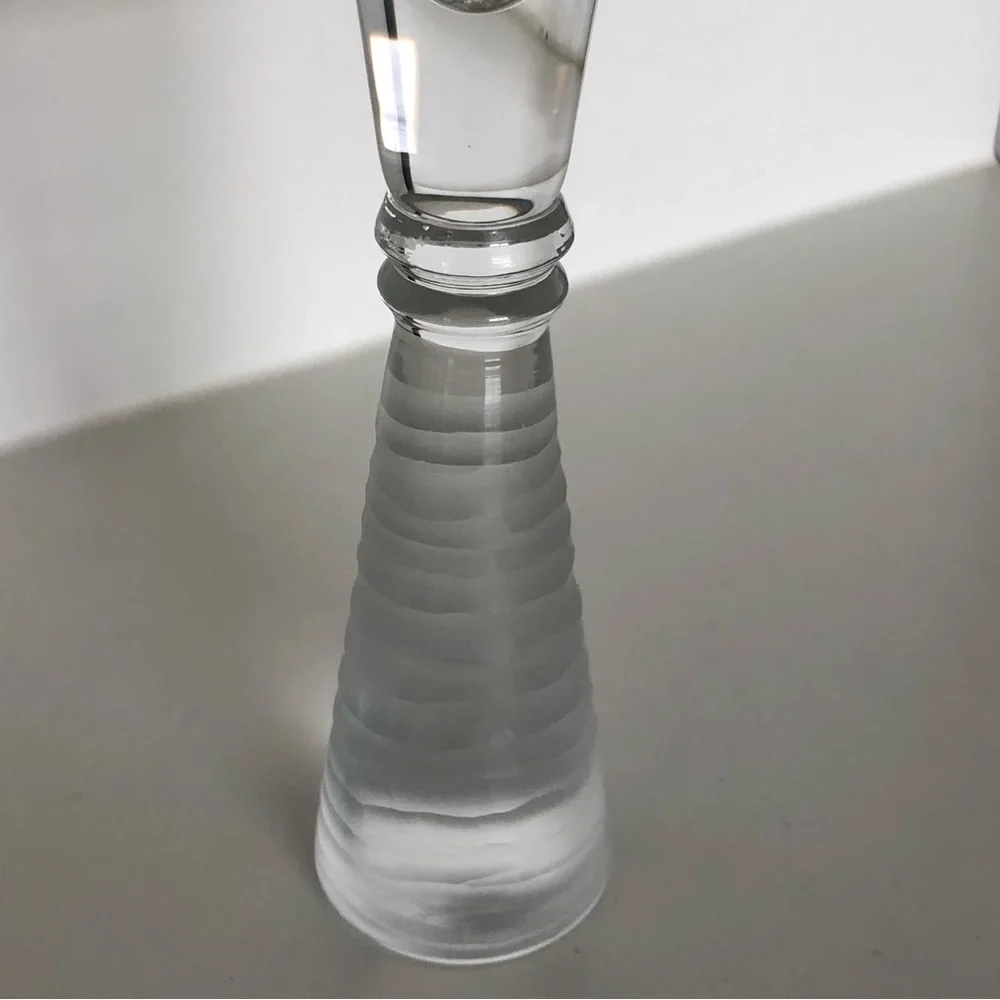 1 Z Gallerie Champagne Frosted Waves Stem Glass